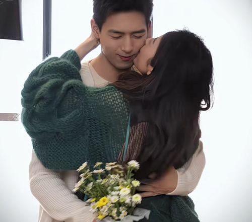 圈内人爆料周雨彤和李现,圈内人爆料恋情升温  第3张